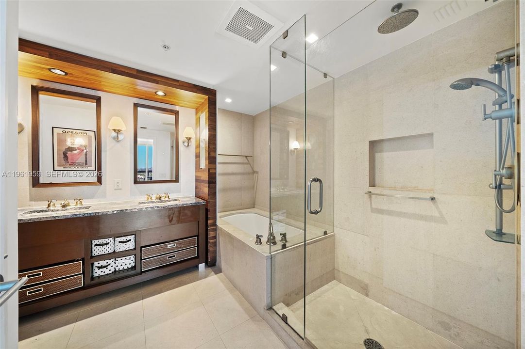 For Sale: $4,500,000 (3 beds, 3 baths, 2940 Square Feet)