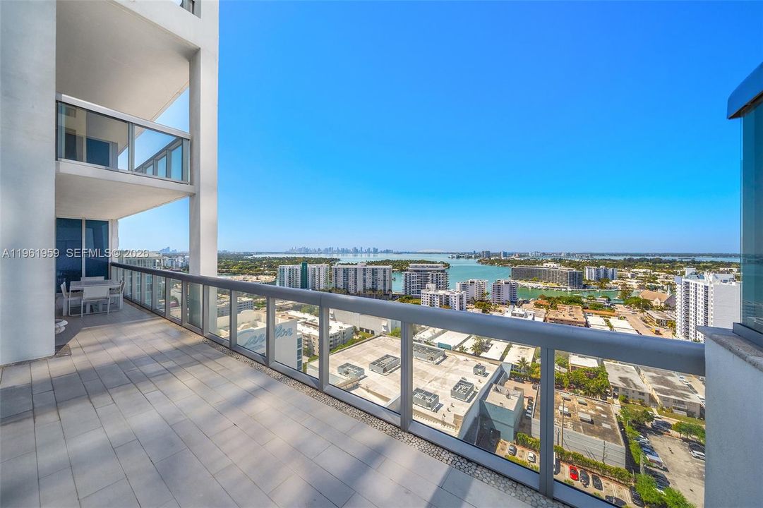 For Sale: $4,500,000 (3 beds, 3 baths, 2940 Square Feet)