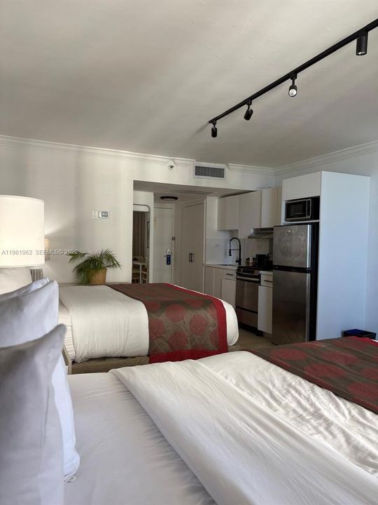 For Sale: $149,900 (0 beds, 1 baths, 360 Square Feet)
