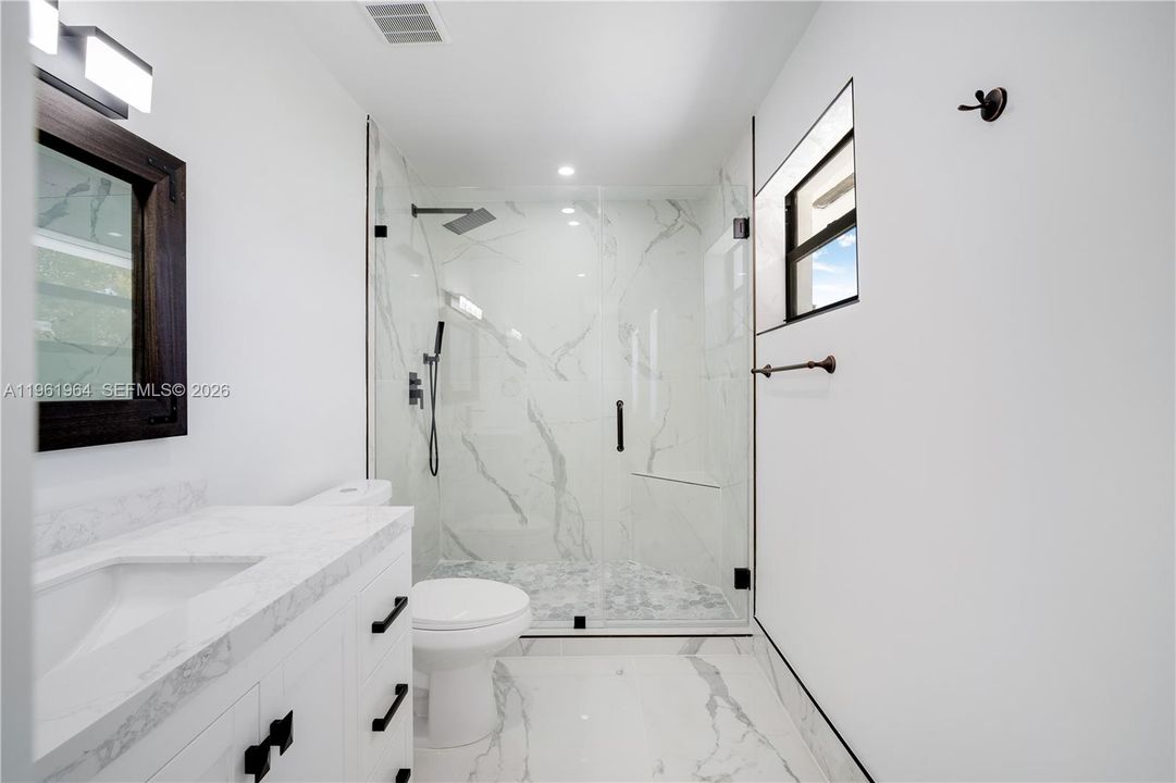 Недавно продано: $695,000 (4 спален, 3 ванн, 1920 Квадратных фут)