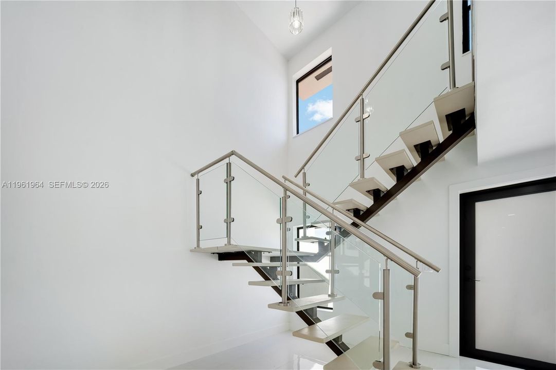 Недавно продано: $695,000 (4 спален, 3 ванн, 1920 Квадратных фут)