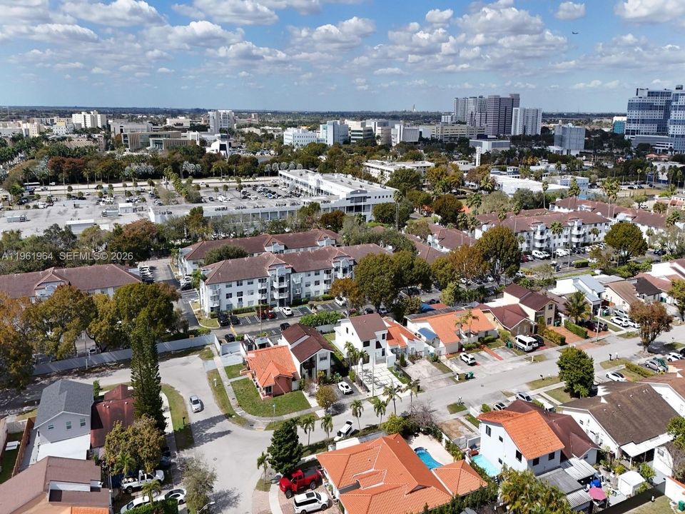Недавно продано: $695,000 (4 спален, 3 ванн, 1920 Квадратных фут)