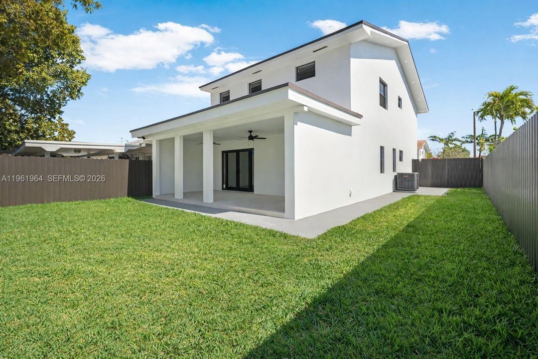 Недавно продано: $695,000 (4 спален, 3 ванн, 1920 Квадратных фут)