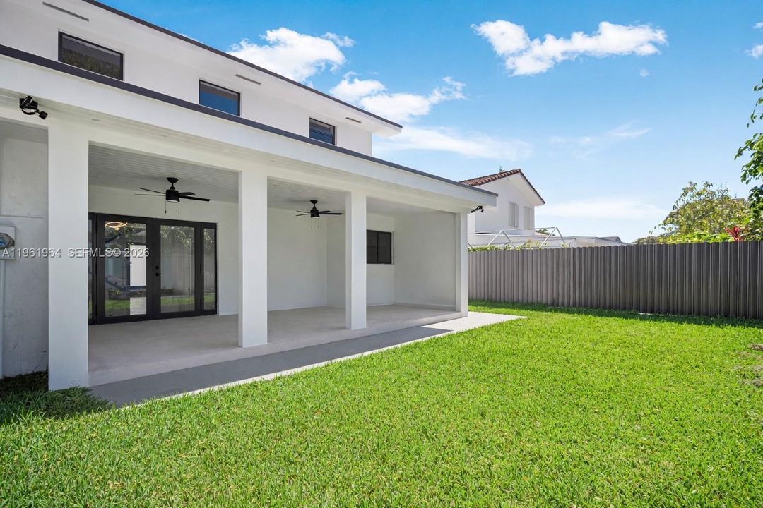 Недавно продано: $695,000 (4 спален, 3 ванн, 1920 Квадратных фут)