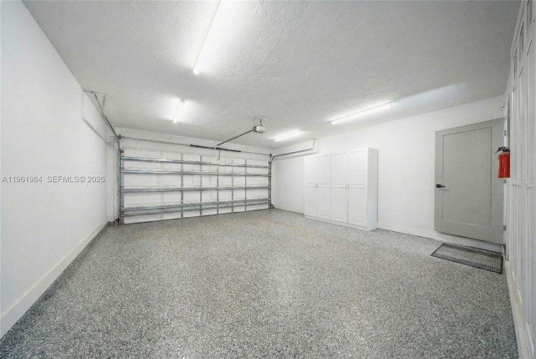 Vendido Recientemente: $1,300,000 (4 camas, 3 baños, 2054 Pies cuadrados)