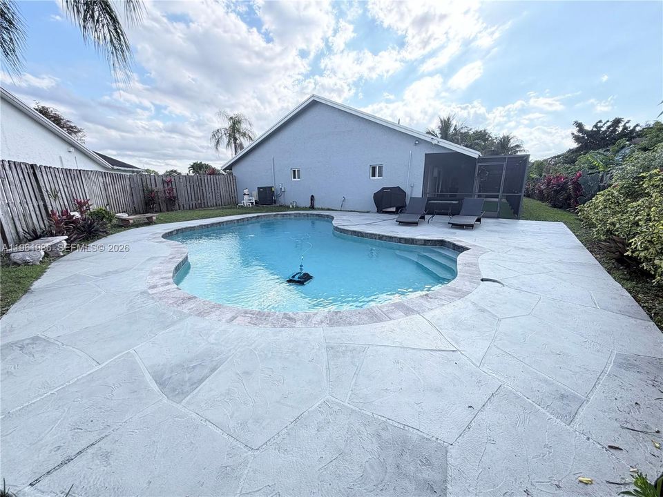 Vendido Recientemente: $629,000 (4 camas, 3 baños, 2264 Pies cuadrados)