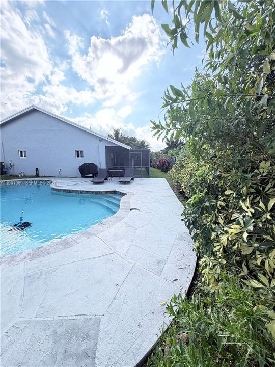 Vendido Recientemente: $629,000 (4 camas, 3 baños, 2264 Pies cuadrados)