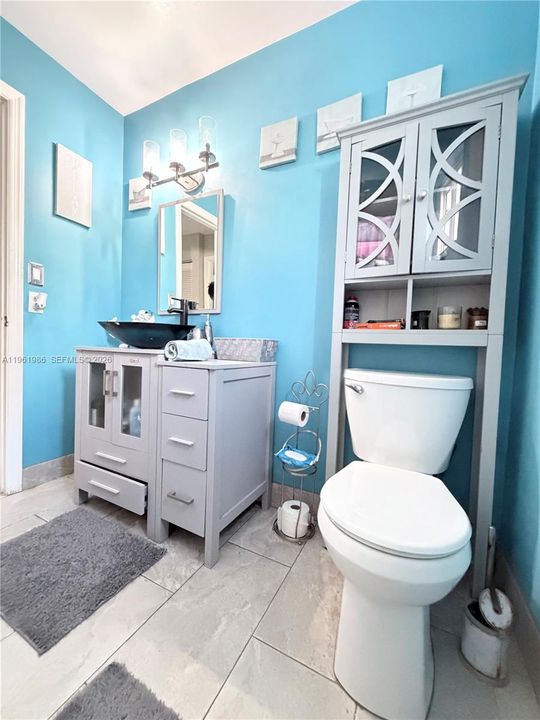 Vendido Recientemente: $629,000 (4 camas, 3 baños, 2264 Pies cuadrados)