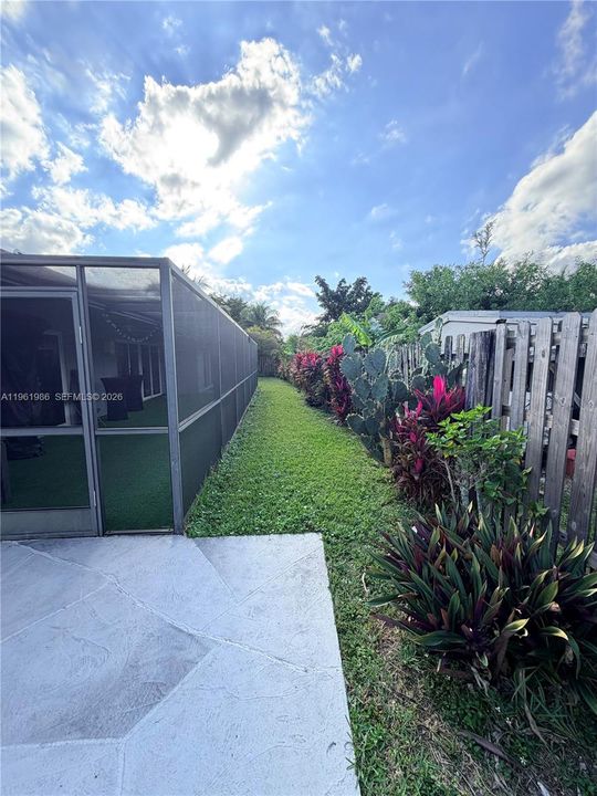 Vendido Recientemente: $629,000 (4 camas, 3 baños, 2264 Pies cuadrados)