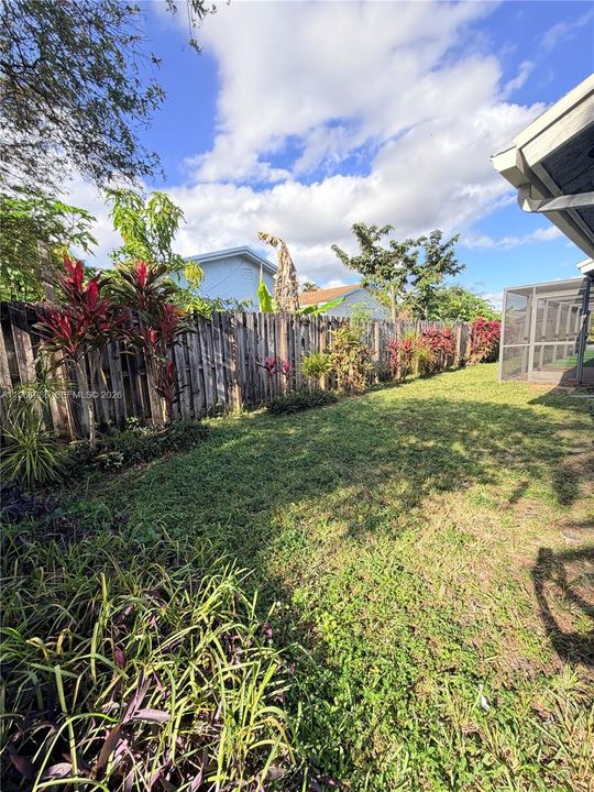 Vendido Recientemente: $629,000 (4 camas, 3 baños, 2264 Pies cuadrados)