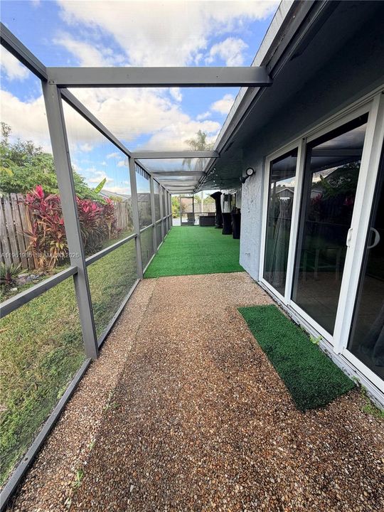 Vendido Recientemente: $629,000 (4 camas, 3 baños, 2264 Pies cuadrados)