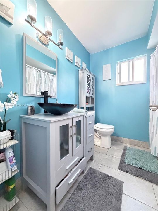 Vendido Recientemente: $629,000 (4 camas, 3 baños, 2264 Pies cuadrados)