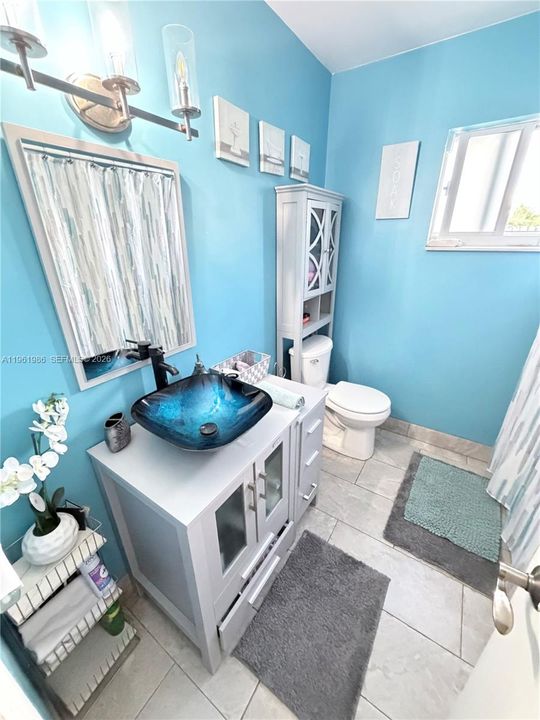 Vendido Recientemente: $629,000 (4 camas, 3 baños, 2264 Pies cuadrados)