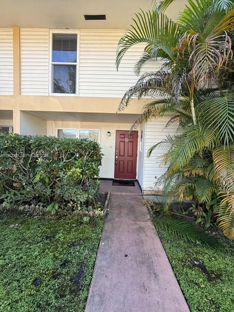 Active With Contract: $3,200 (4 beds, 2 baths, 1889 Square Feet)