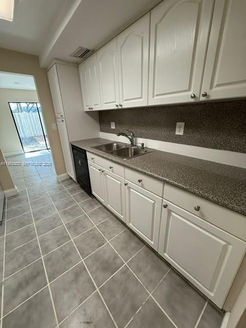 Active With Contract: $3,200 (4 beds, 2 baths, 1889 Square Feet)