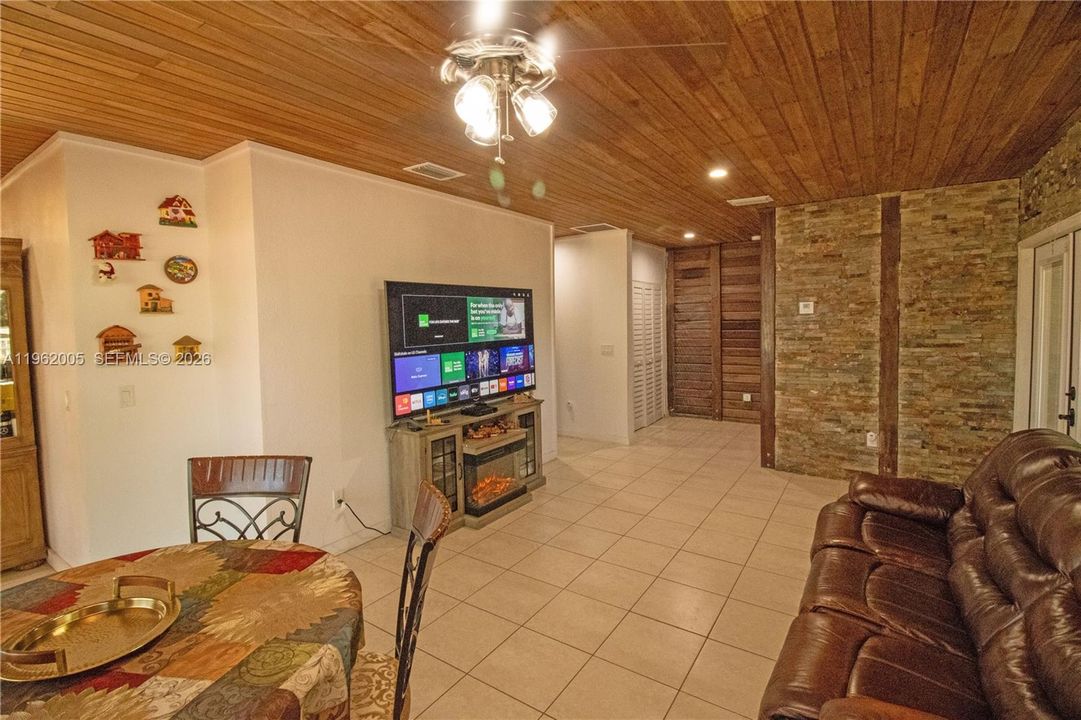 Recently Sold: $325,000 (3 beds, 2 baths, 0 Square Feet)