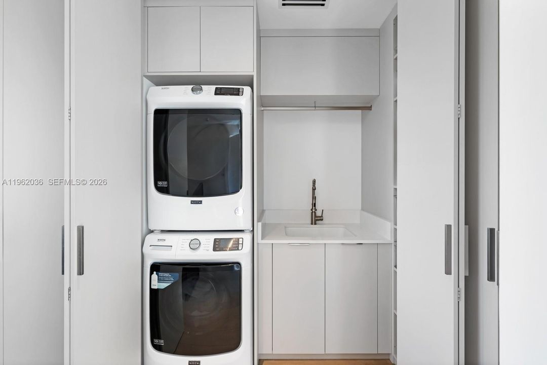 На продажу: $4,475,000 (5 спален, 4 ванн, 3057 Квадратных фут)