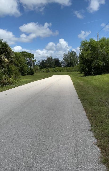 На продажу: $82,000 (0.24 acres)