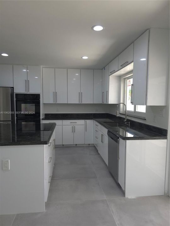 En Venta: $769,999 (3 camas, 2 baños, 1862 Pies cuadrados)