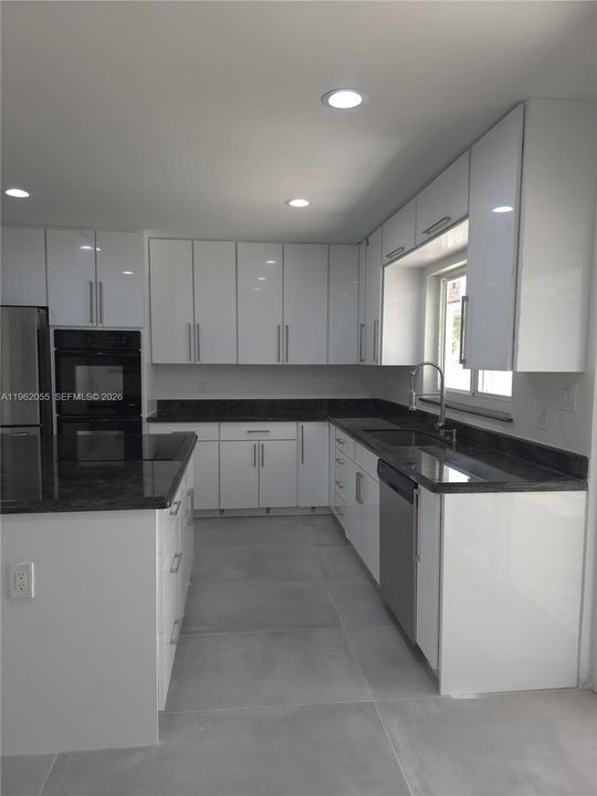 En Venta: $769,999 (3 camas, 2 baños, 1862 Pies cuadrados)