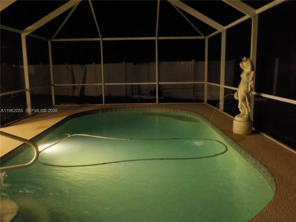En Venta: $769,999 (3 camas, 2 baños, 1862 Pies cuadrados)
