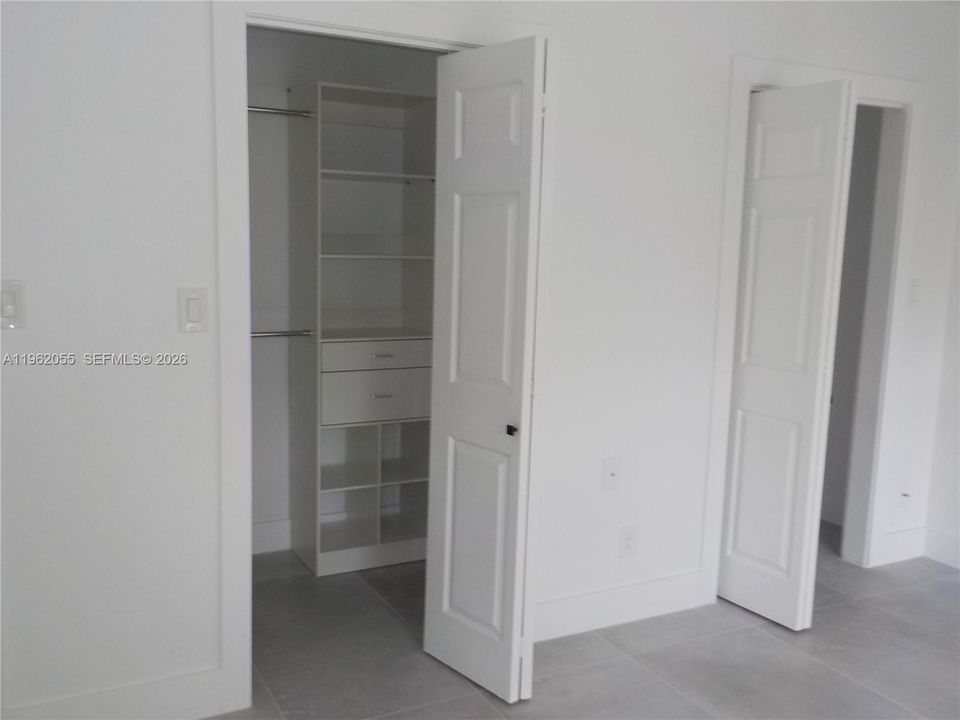 En Venta: $769,999 (3 camas, 2 baños, 1862 Pies cuadrados)