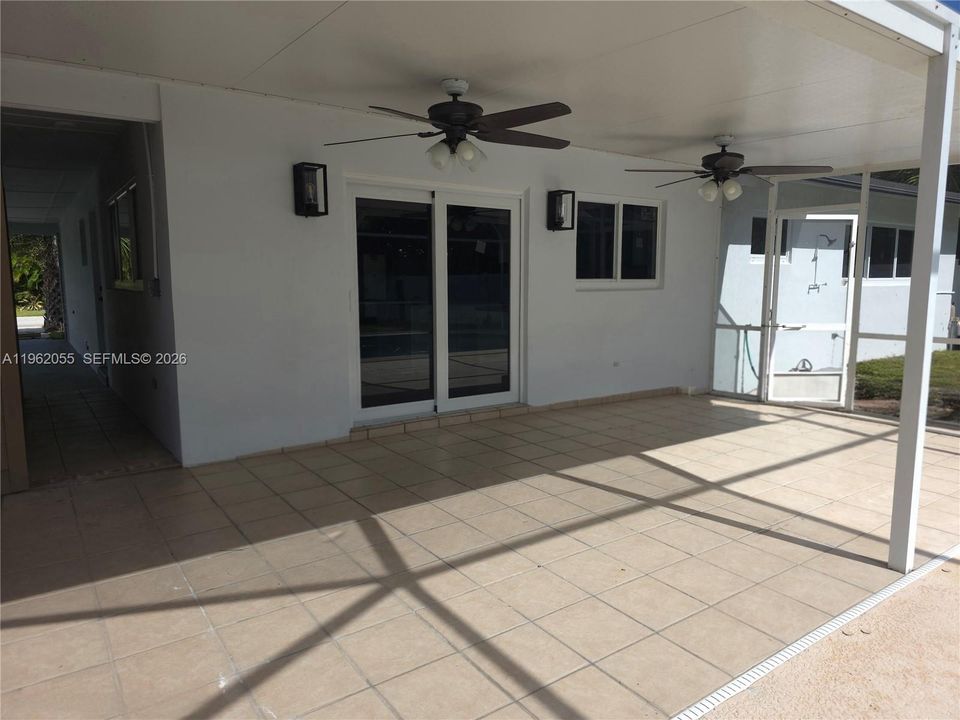 En Venta: $769,999 (3 camas, 2 baños, 1862 Pies cuadrados)