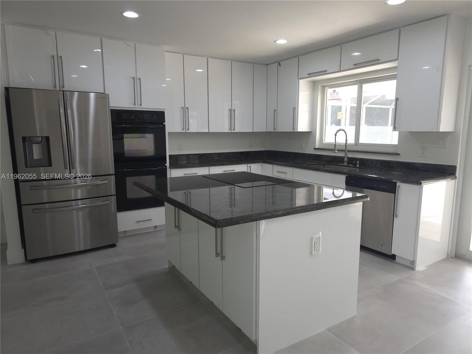 En Venta: $769,999 (3 camas, 2 baños, 1862 Pies cuadrados)