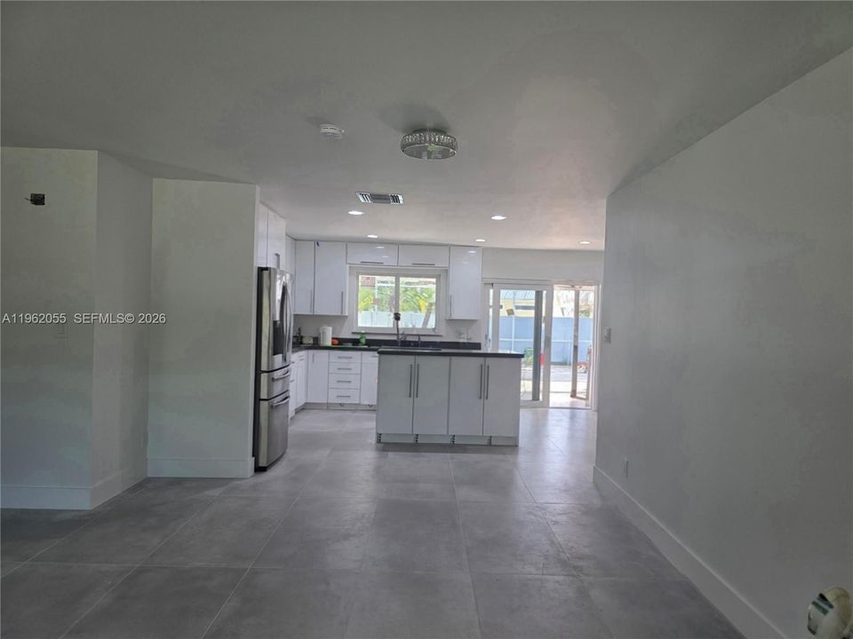 En Venta: $769,999 (3 camas, 2 baños, 1862 Pies cuadrados)