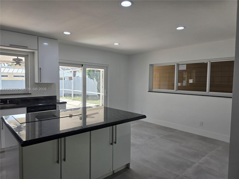 En Venta: $769,999 (3 camas, 2 baños, 1862 Pies cuadrados)