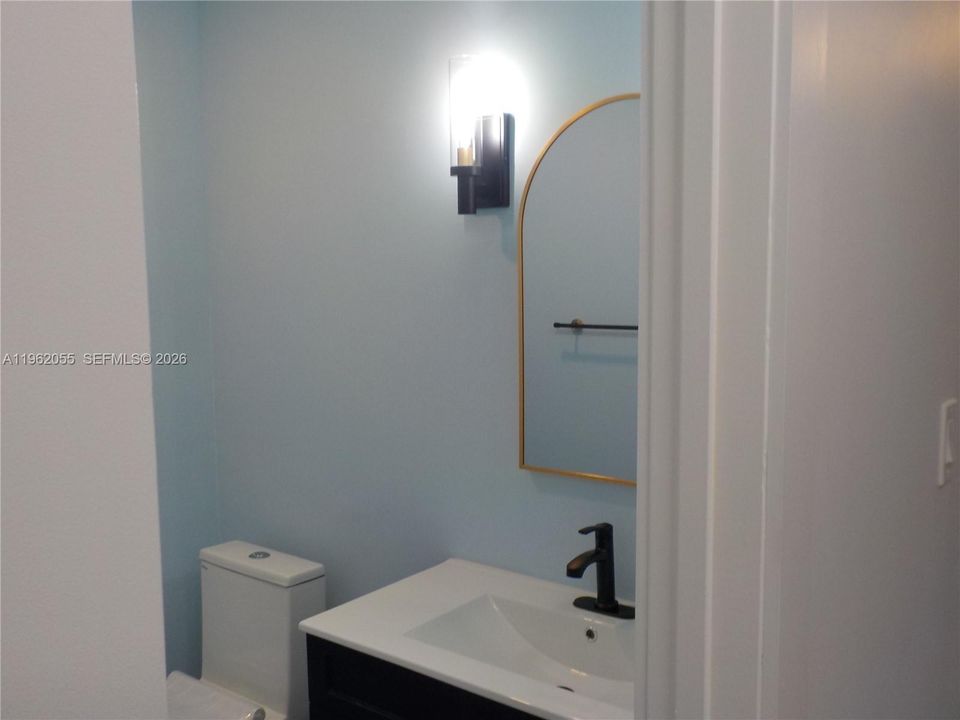 En Venta: $769,999 (3 camas, 2 baños, 1862 Pies cuadrados)