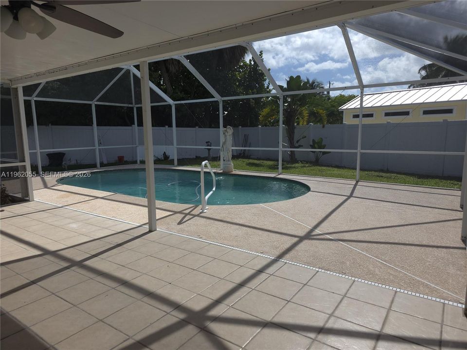 En Venta: $769,999 (3 camas, 2 baños, 1862 Pies cuadrados)