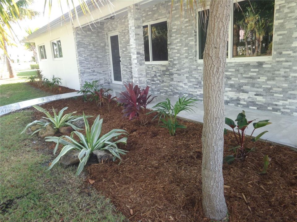 En Venta: $769,999 (3 camas, 2 baños, 1862 Pies cuadrados)