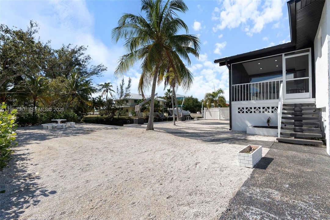 For Sale: $964,999 (3 beds, 2 baths, 1200 Square Feet)
