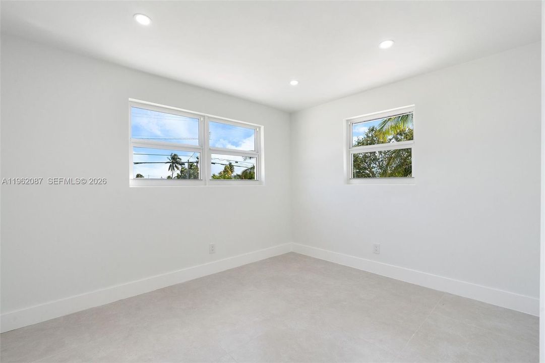 For Sale: $964,999 (3 beds, 2 baths, 1200 Square Feet)