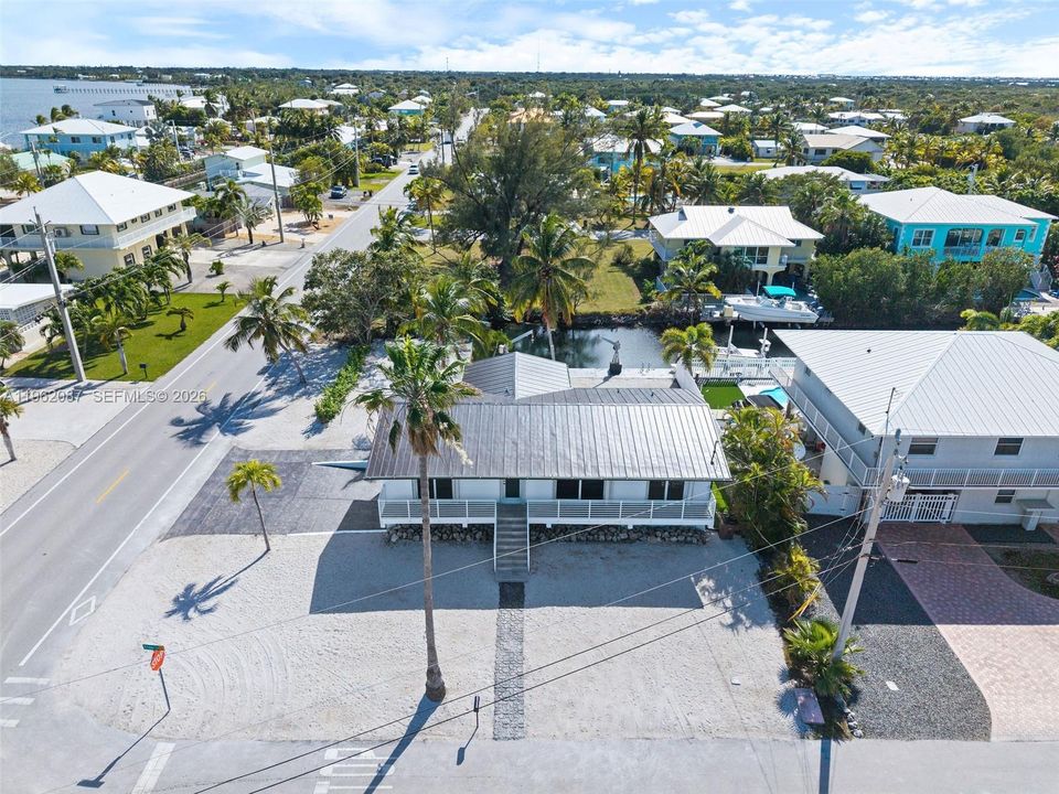 For Sale: $964,999 (3 beds, 2 baths, 1200 Square Feet)