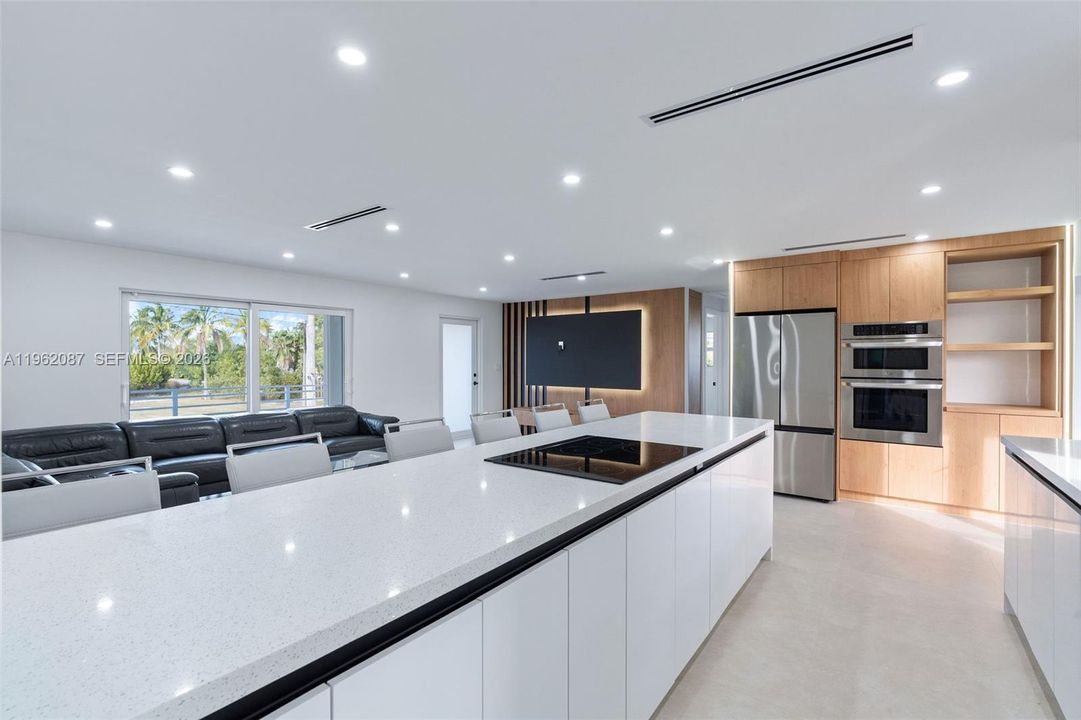 For Sale: $964,999 (3 beds, 2 baths, 1200 Square Feet)