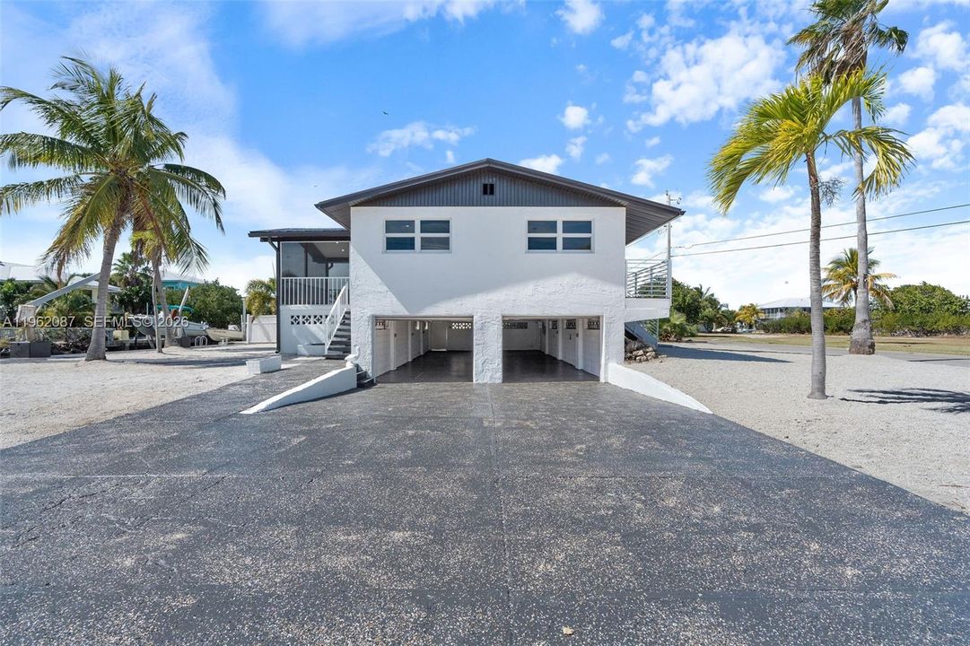 For Sale: $964,999 (3 beds, 2 baths, 1200 Square Feet)