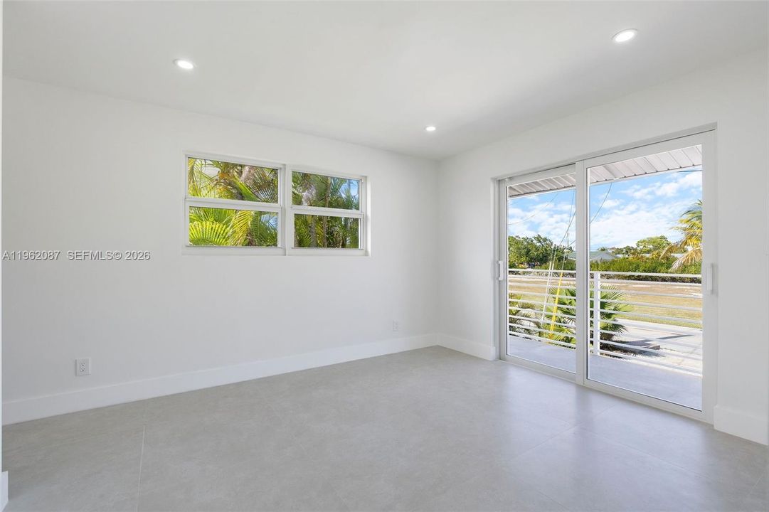 For Sale: $964,999 (3 beds, 2 baths, 1200 Square Feet)