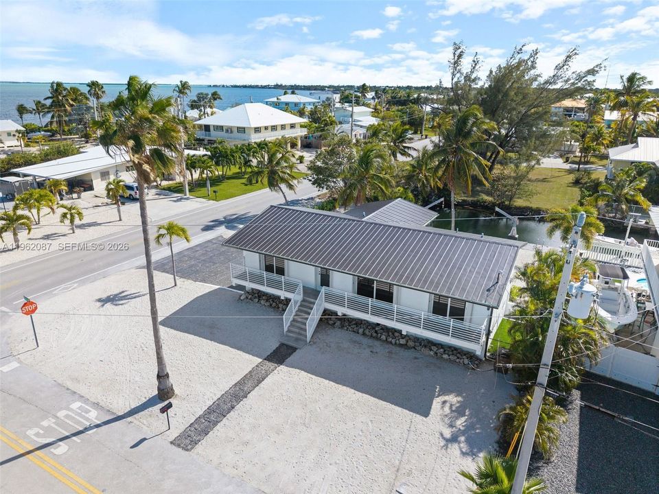 For Sale: $964,999 (3 beds, 2 baths, 1200 Square Feet)