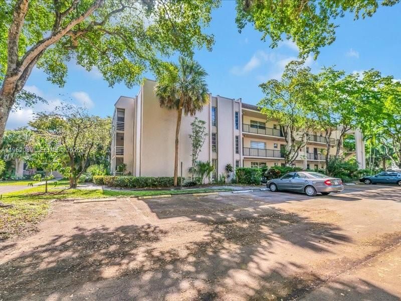 На продажу: $239,000 (2 спален, 2 ванн, 990 Квадратных фут)