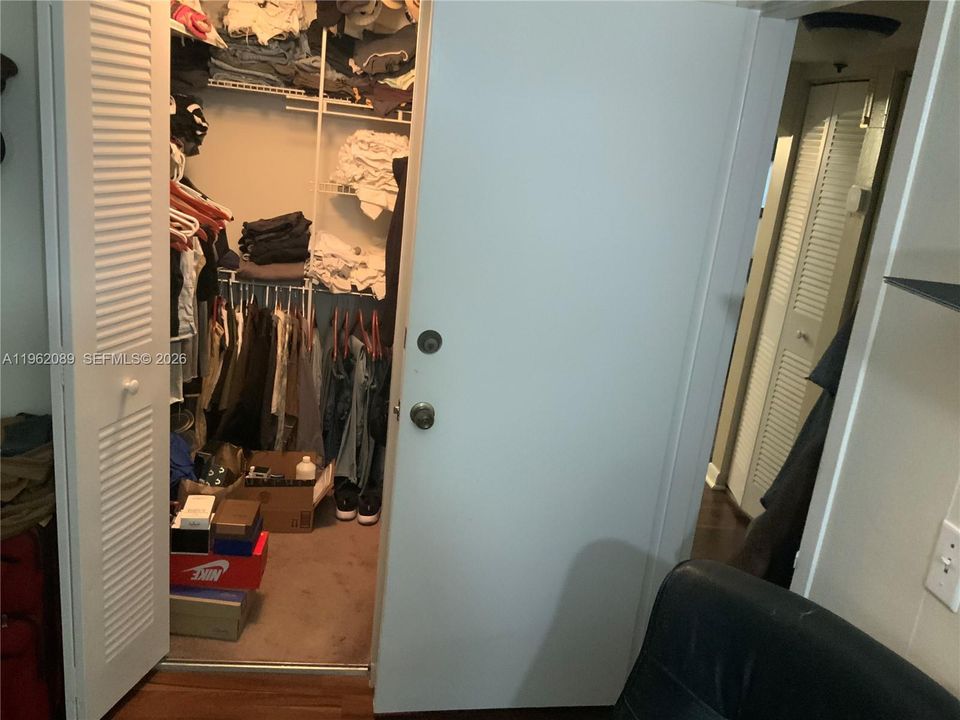 На продажу: $239,000 (2 спален, 2 ванн, 990 Квадратных фут)