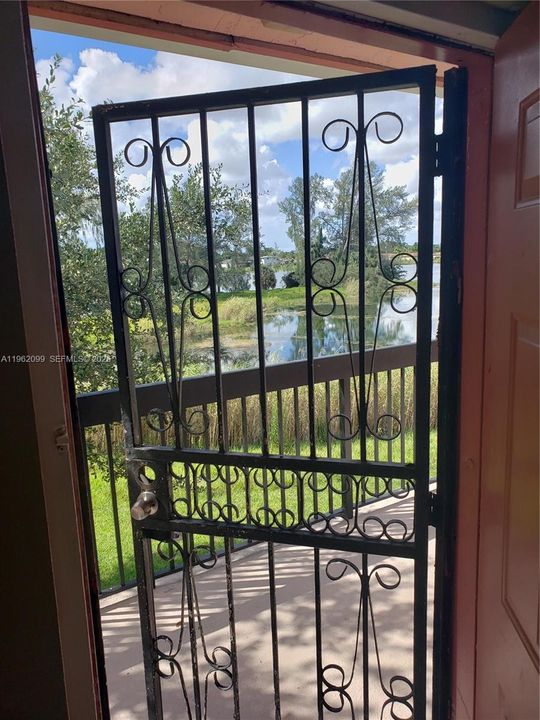 Recently Rented: $2,225 (3 beds, 2 baths, 1085 Square Feet)