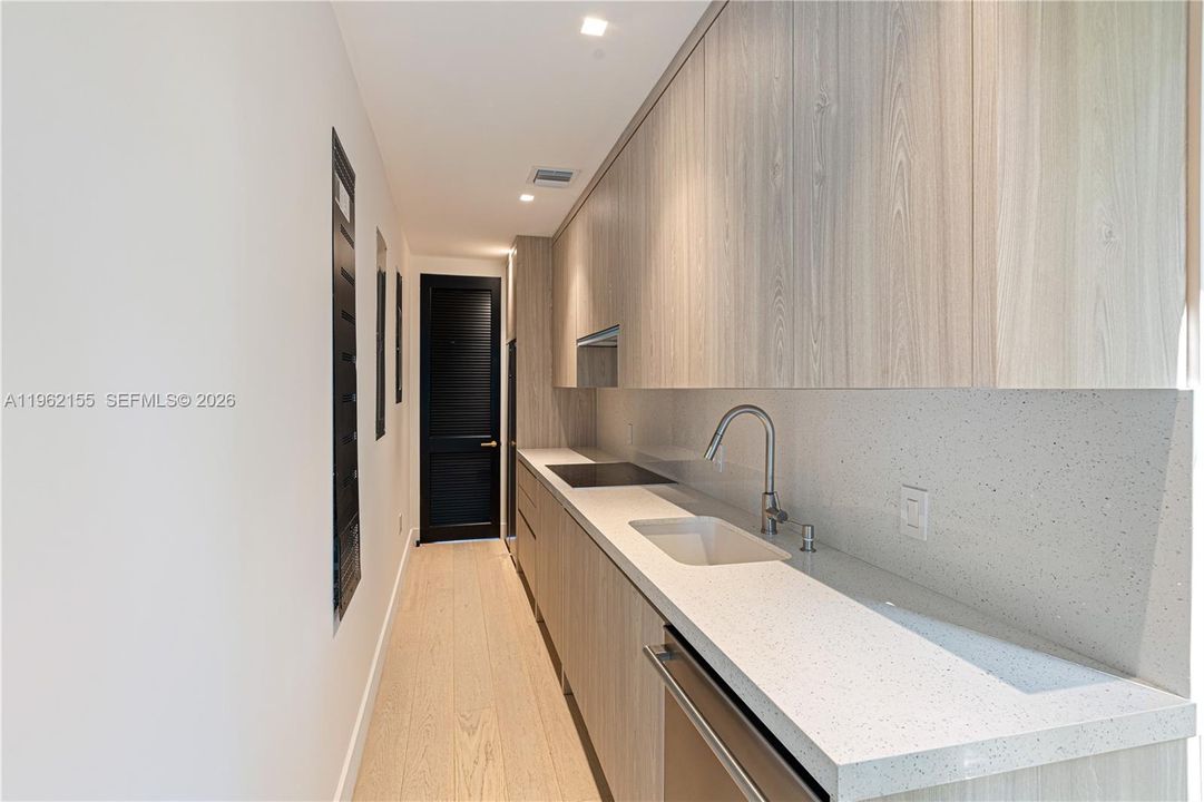 For Sale: $12,900,000 (6 beds, 6 baths, 5151 Square Feet)