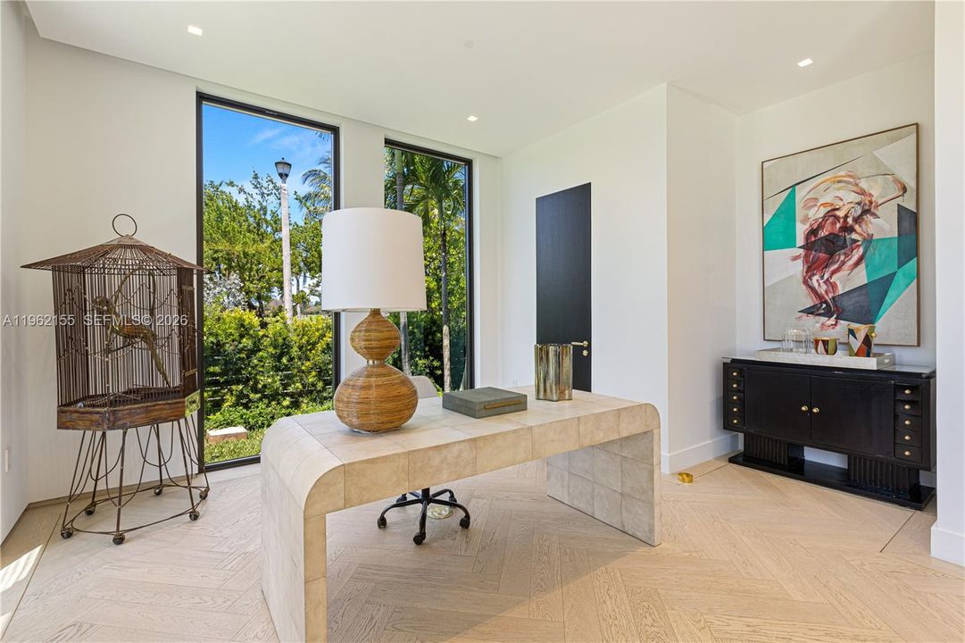 For Sale: $12,900,000 (6 beds, 6 baths, 5151 Square Feet)