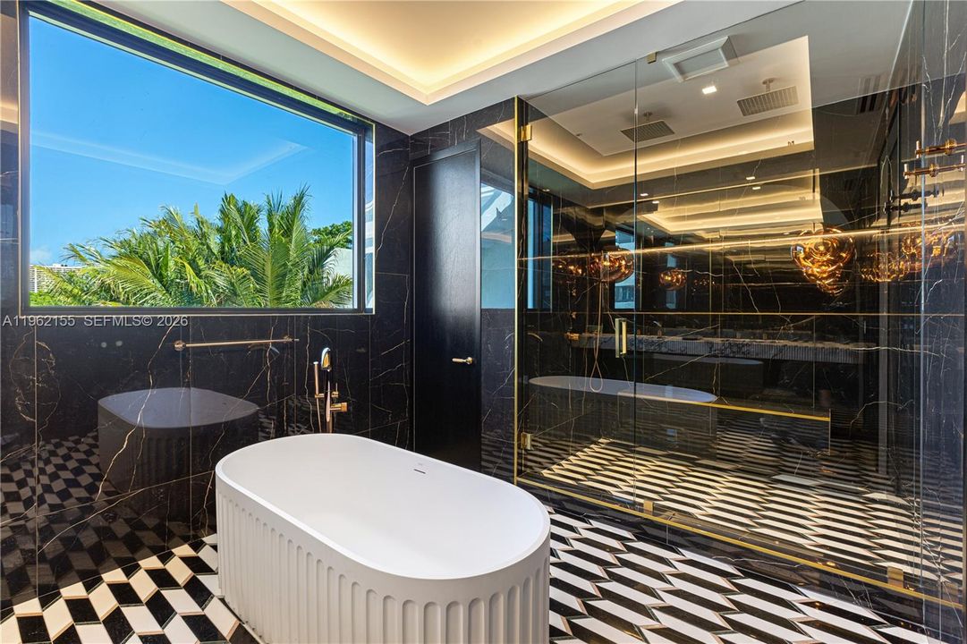 For Sale: $12,900,000 (6 beds, 6 baths, 5151 Square Feet)
