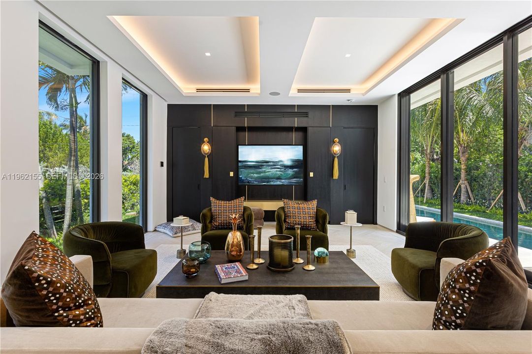 For Sale: $12,900,000 (6 beds, 6 baths, 5151 Square Feet)