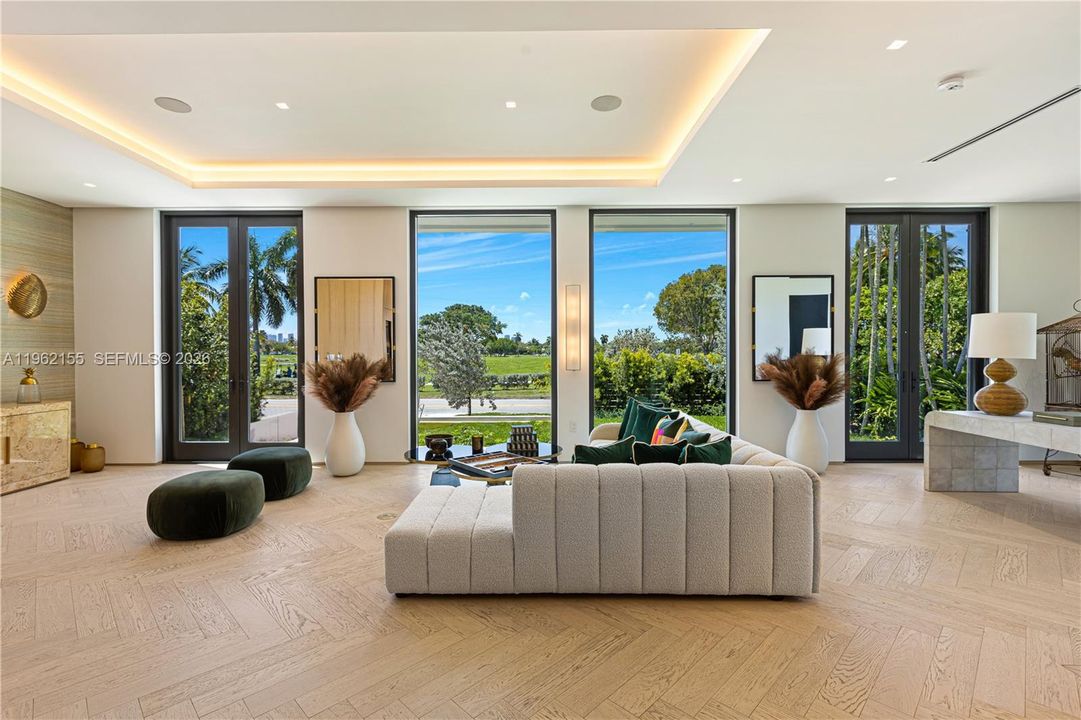 For Sale: $12,900,000 (6 beds, 6 baths, 5151 Square Feet)
