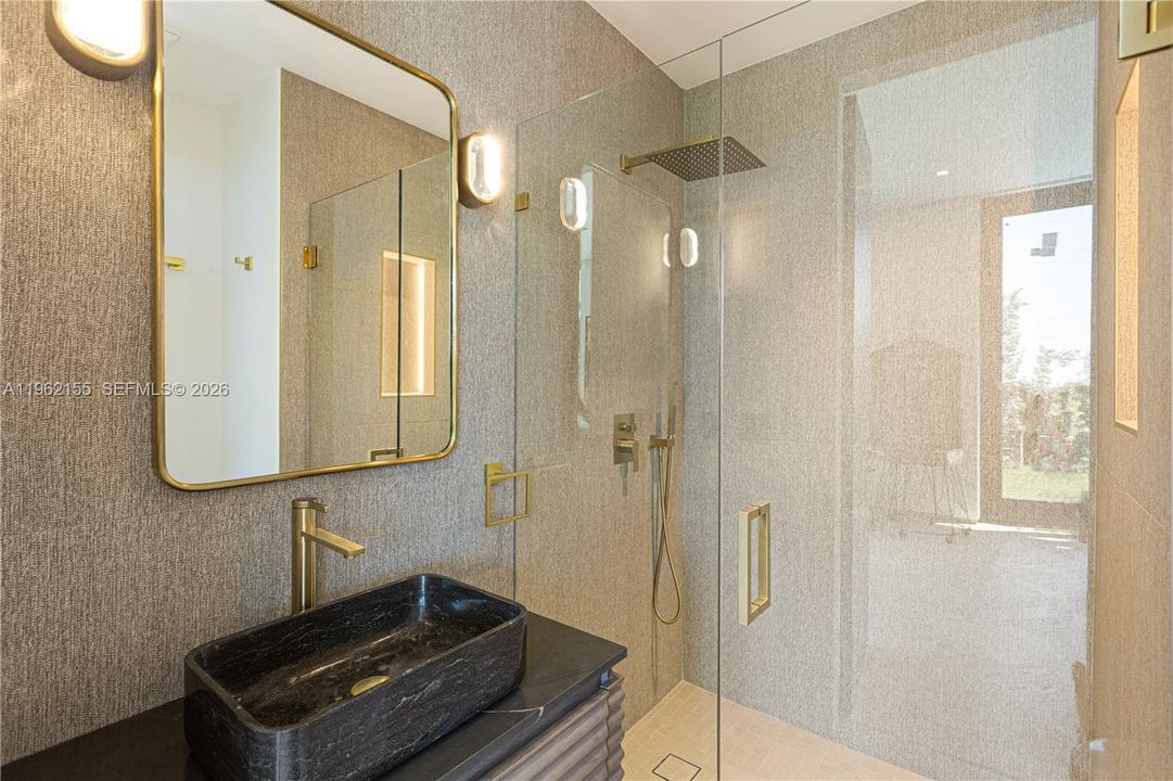 For Sale: $12,900,000 (6 beds, 6 baths, 5151 Square Feet)