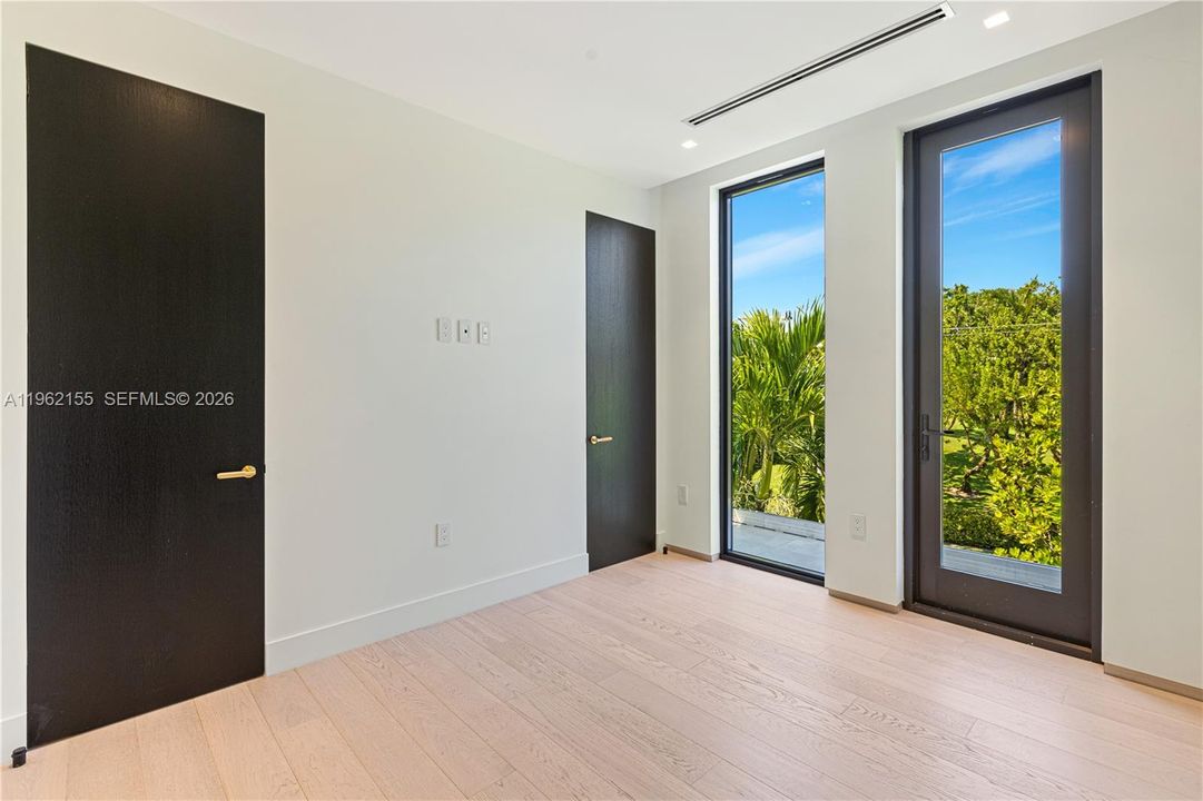 For Sale: $12,900,000 (6 beds, 6 baths, 5151 Square Feet)